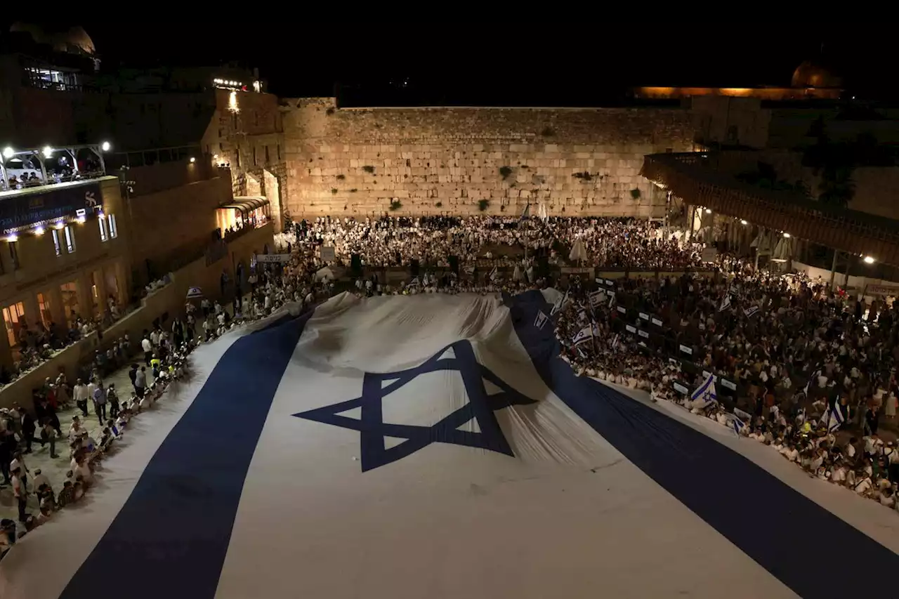 Jerusalem on edge ahead of contentious Israeli flag march