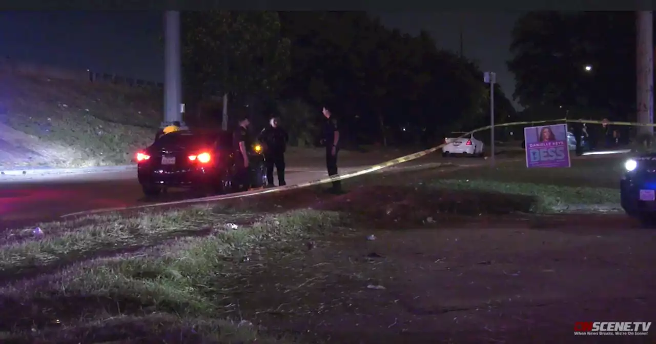 2 people hurt in road rage shootout on the South Side, Houston police say