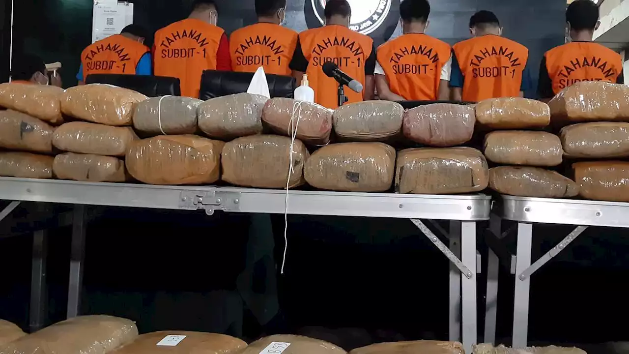 Warga Bogor Temukan Paket Ganja 3 Kg di Pinggir Jalan