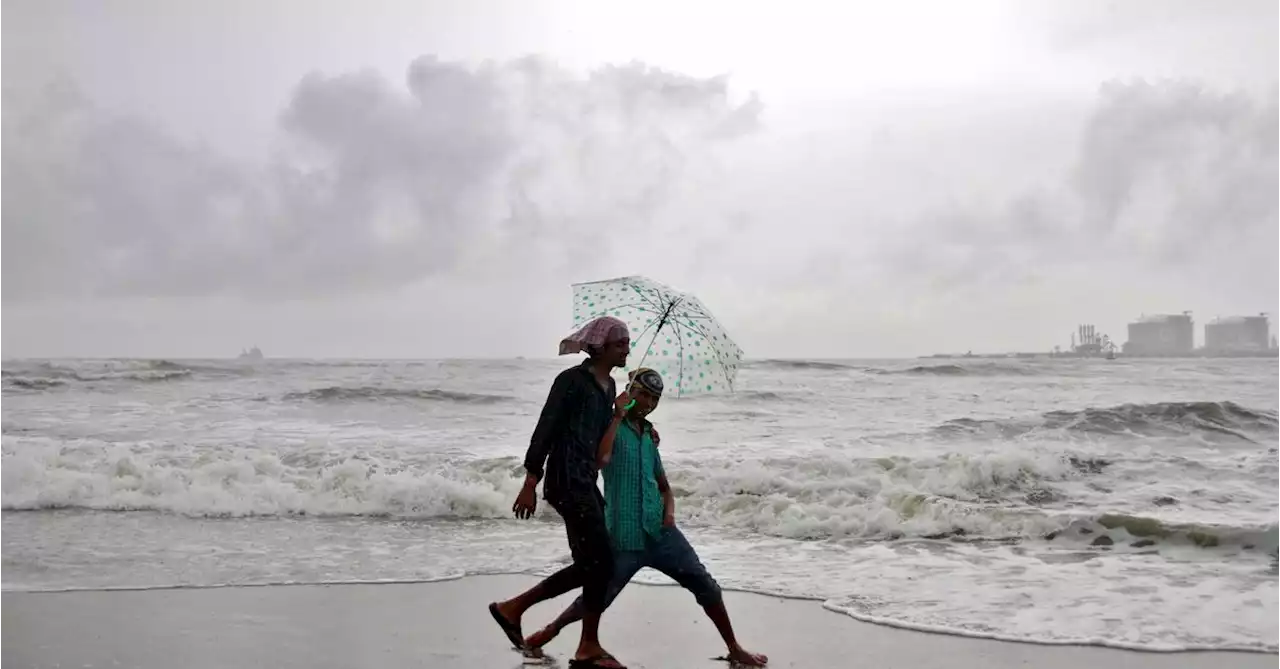 Monsoon rains lash India's Kerala coast, two days ahead of usual