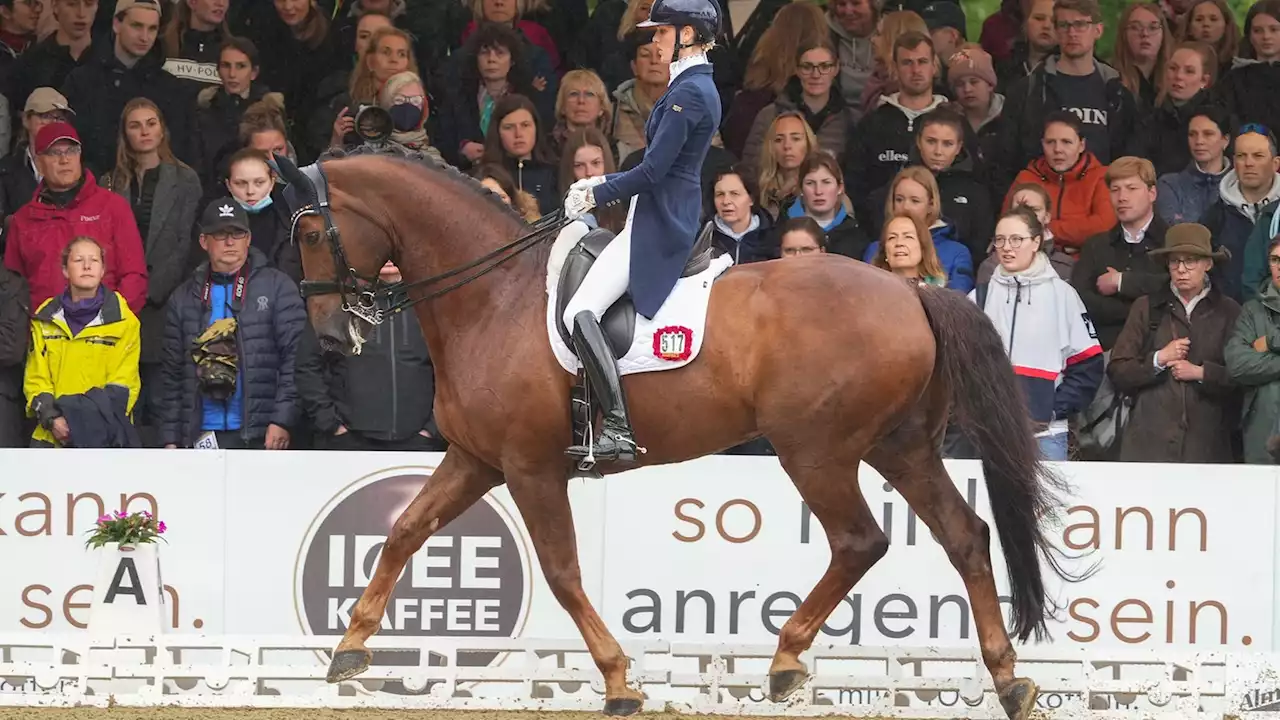 Klein Flottbek: Kathleen Kröncke im Dressur-Derby vorn