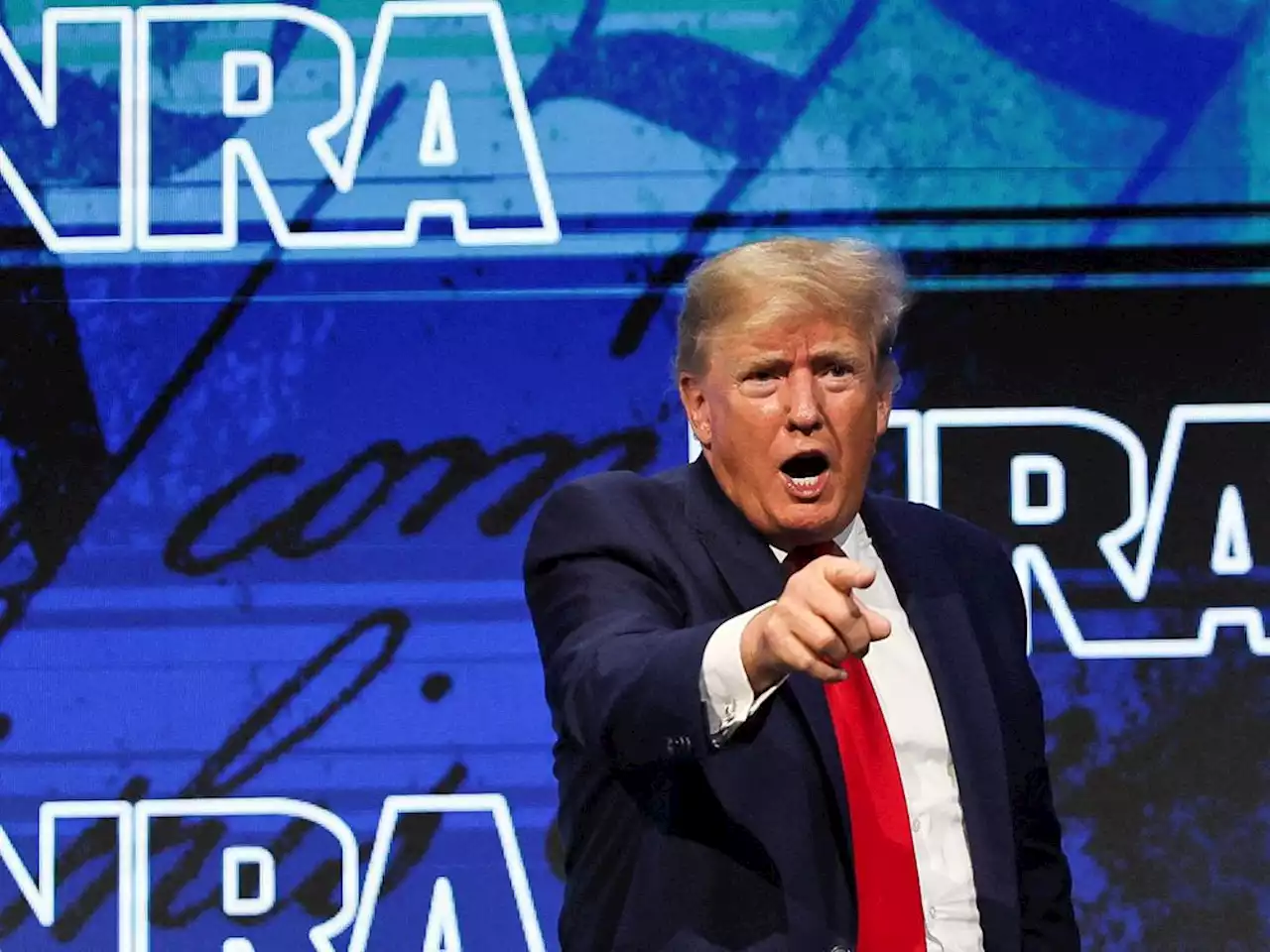 In NRA speech, Donald Trump urges ending gun-free school zones, easier confinement of 'deranged' people