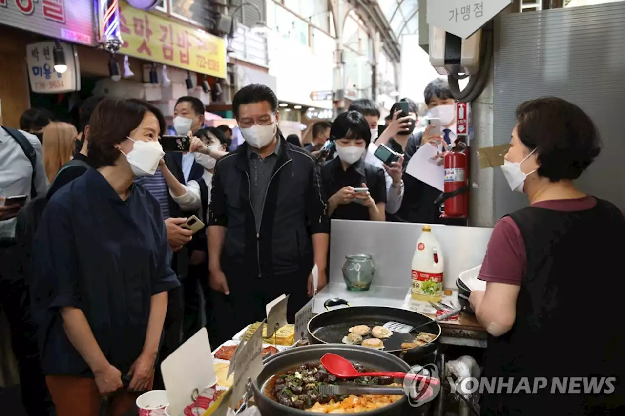 소상공인 371만명에 손실보전금 최대 1천만원…이르면 오늘부터 지급 | 연합뉴스