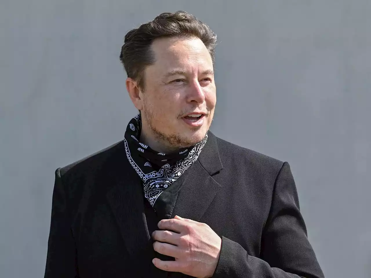 Elon Musk's mother says her son has been doling out stock advice since he was 14 years old | Businessinsider