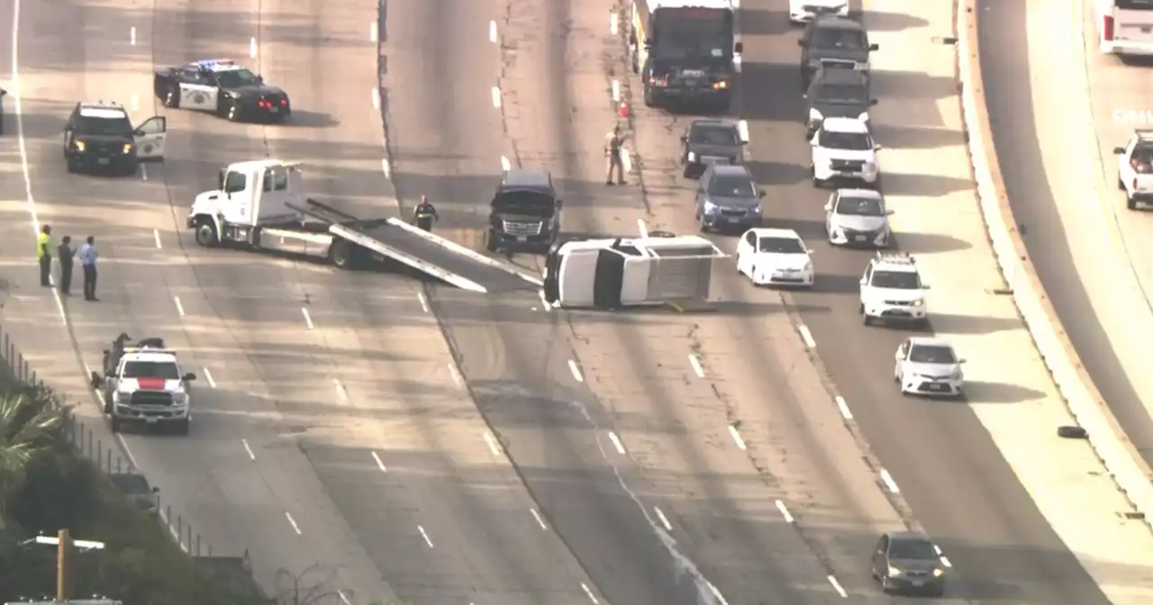 Multi-vehicle crash snarls traffic on northbound 405 Freeway in Sepulveda Pass