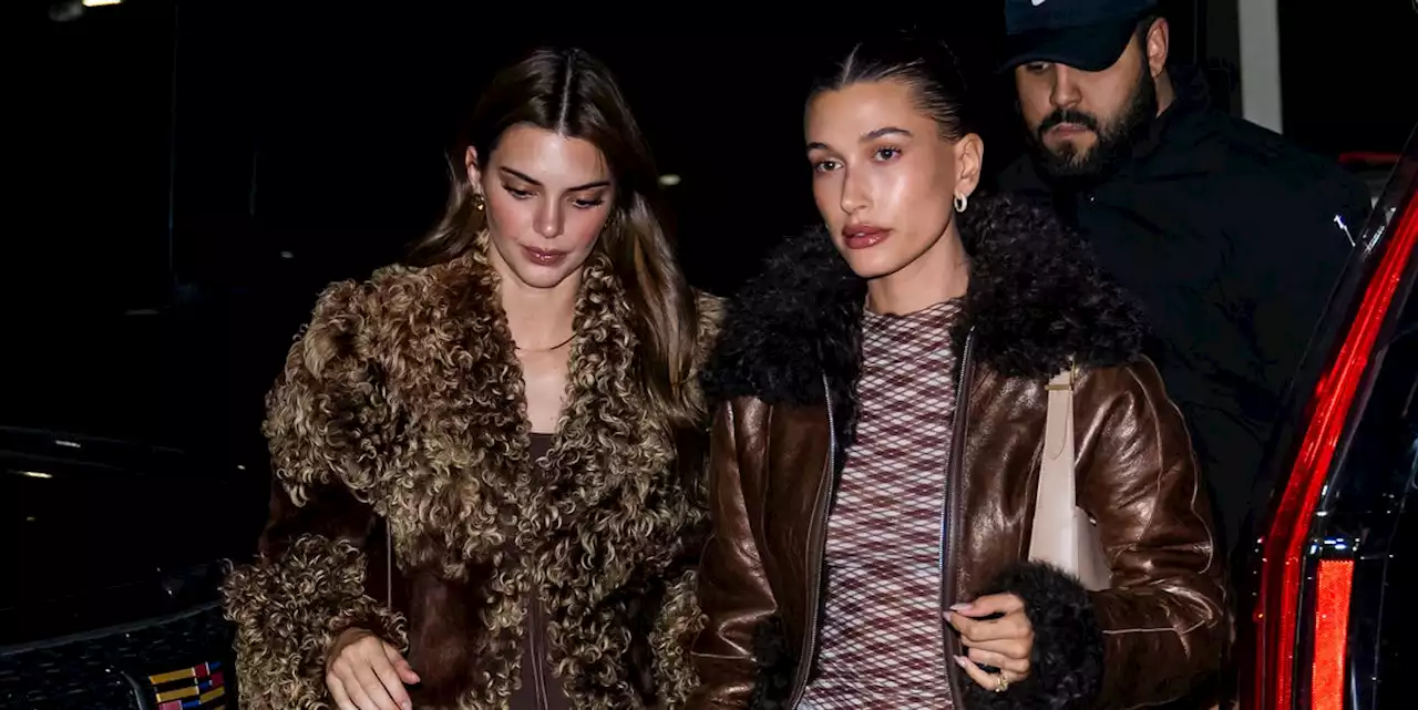 Cosa ci dicono i twinning look di Hailey Bieber e Kendall Jenner