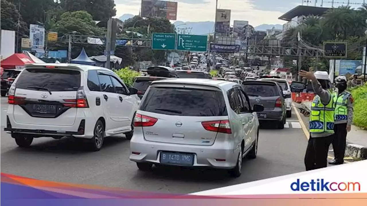 Polisi Berlakukan One Way Puncak Arah Jakarta Siang Ini