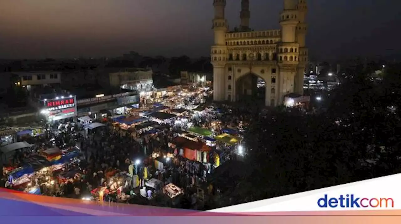 Ramainya Pasar Malam di India Saat Lebaran