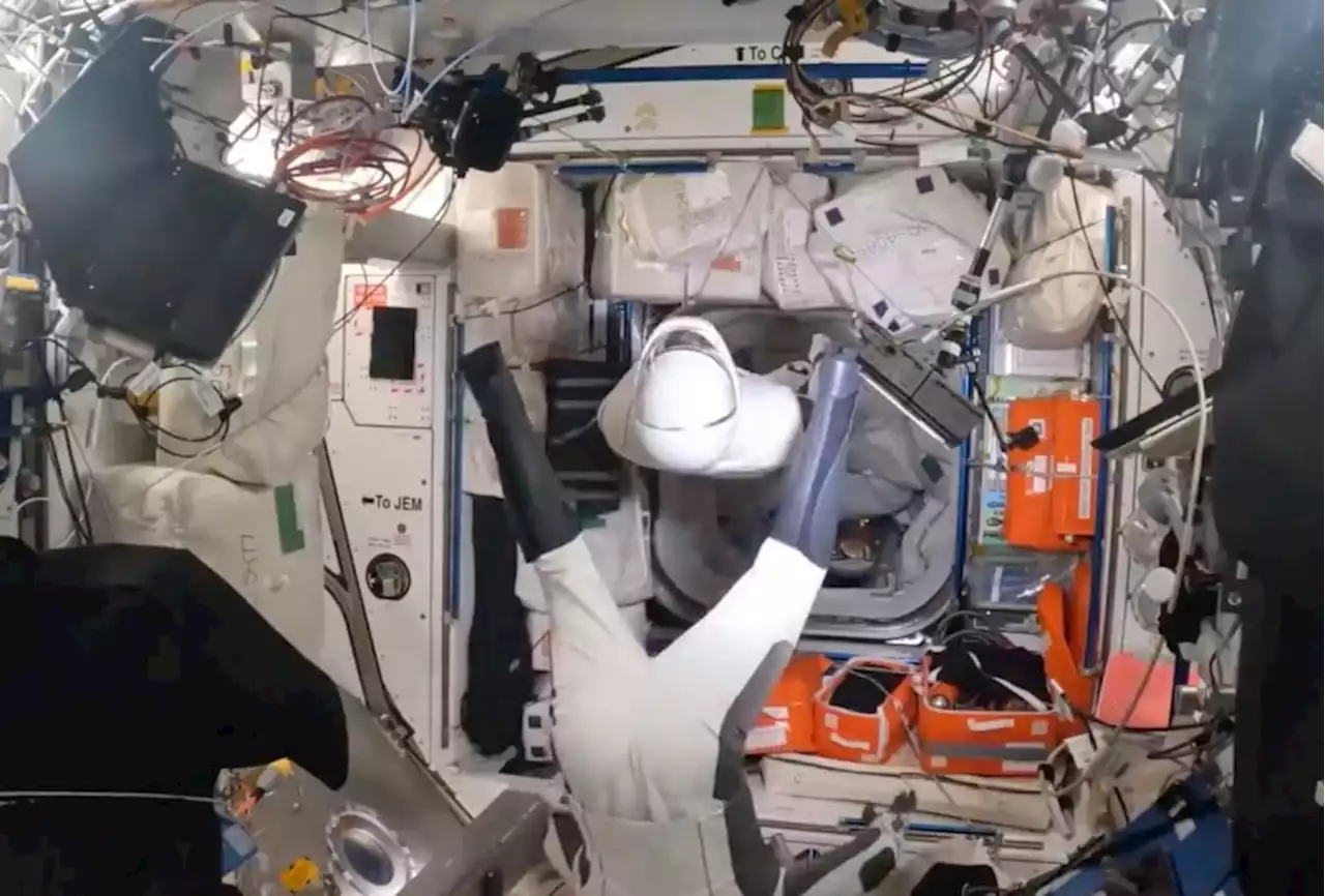 Watch ISS astronauts 'dancing' in microgravity conditions | Digital Trends