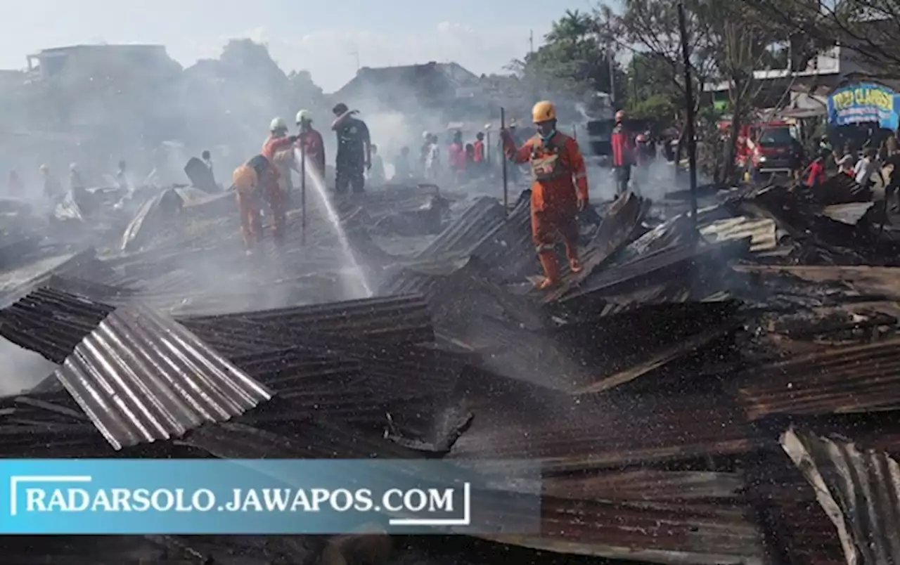 24 Los Di Pasar Mebel Gilingan Hangus Terbakar