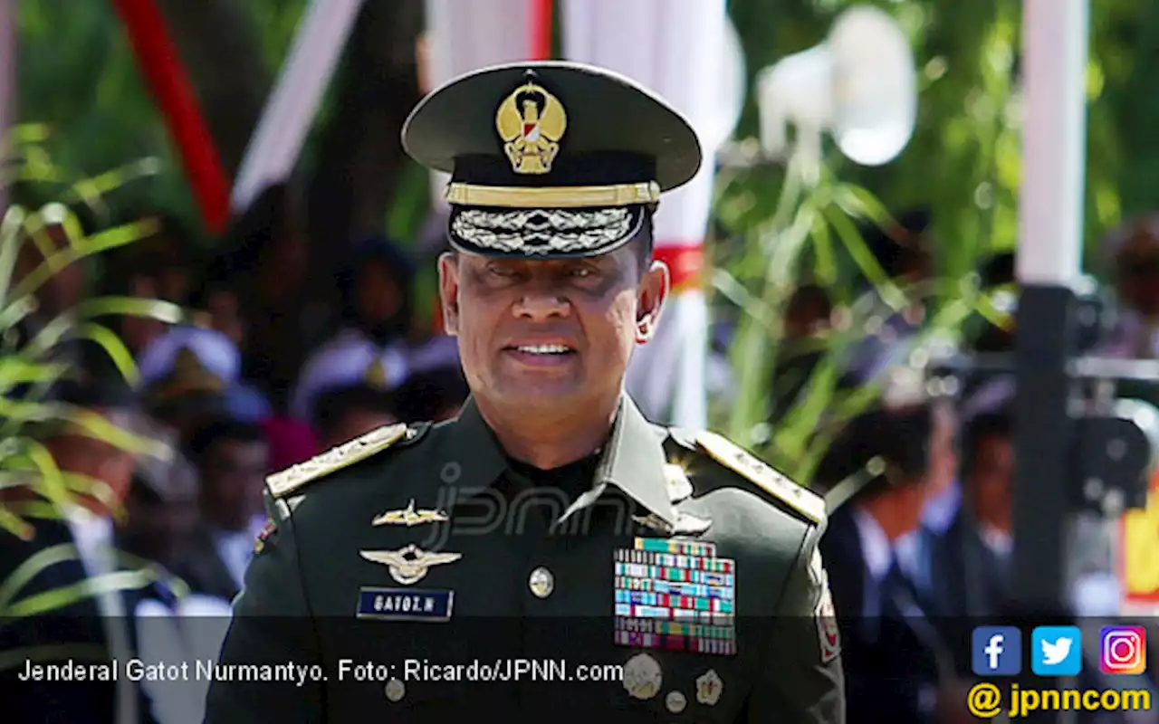 Foto Mantan Panglima TNI Jenderal Gatot Bareng Wanita di Kamar Bikin Heboh