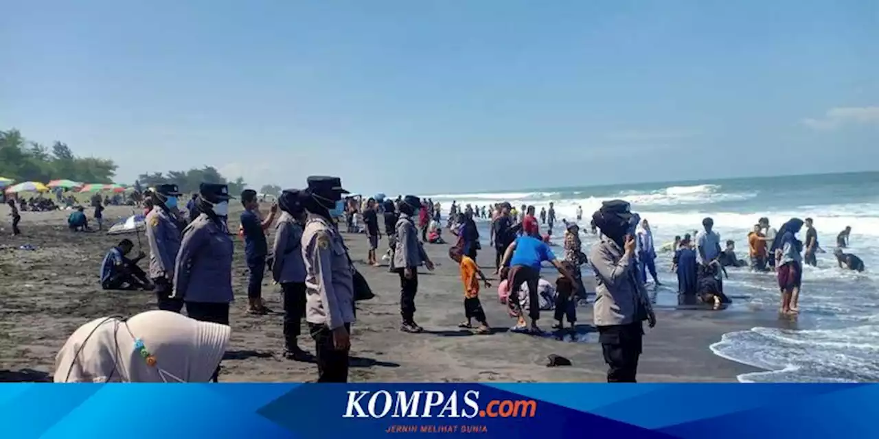 Ombak Tak Bisa Diprediksi, Wisatawan Dilarang Mandi di Pantai Kebumen