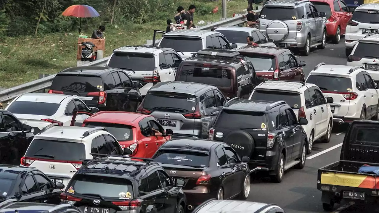 Jalur Puncak Mulai Padat Kendaraan di Hari Kedua Libur Lebaran