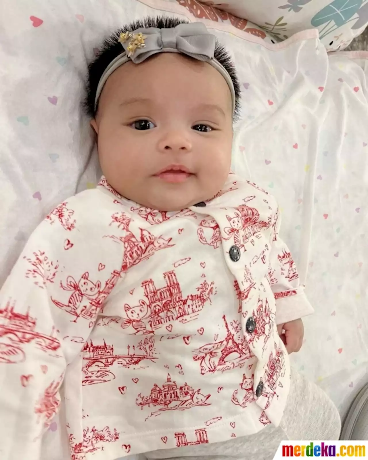 Foto : Deretan Foto Baby Ameena Anak Aurel Kini Menginjak 2 Bulan, Ekspresinya Bikin Gemas | merdeka.com