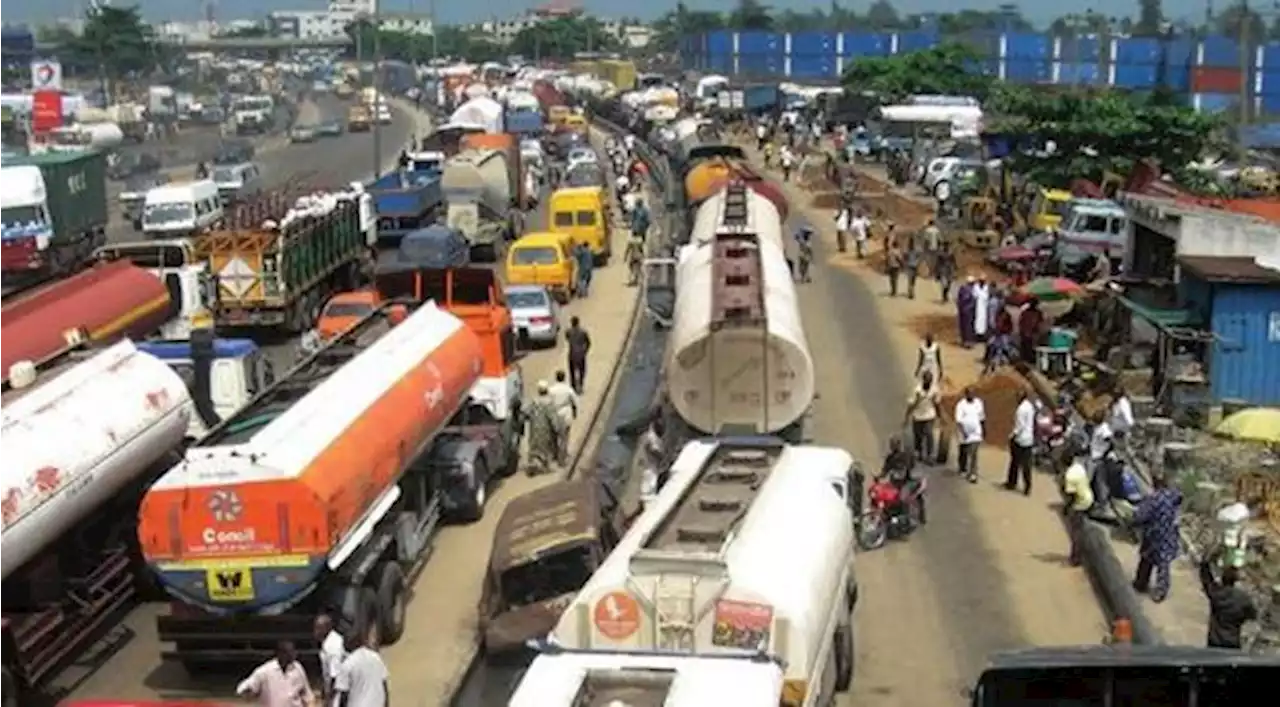 Truckers write Lagos govt over extortion, lament insecurity