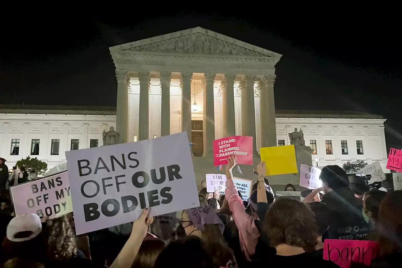 Politico: Draft majority opinion shows Supreme Court has voted to overturn abortion rights