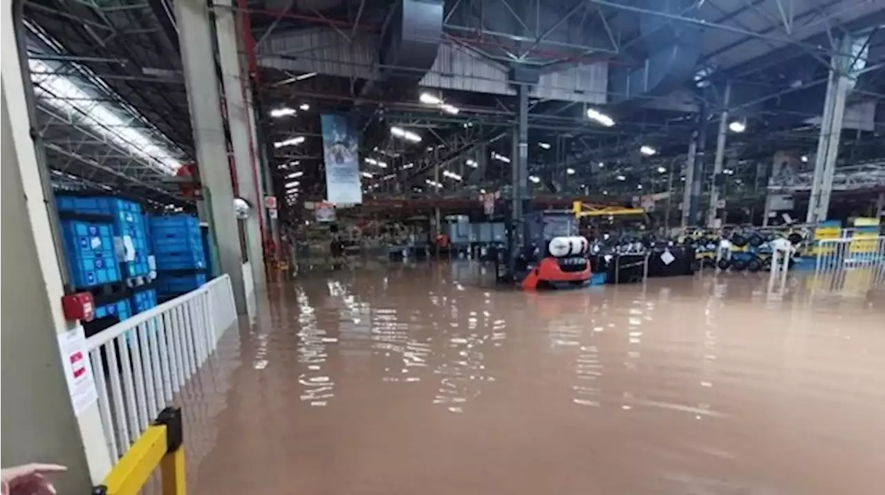 SA manufacturers' mood darken after deadly KZN floods | Fin24