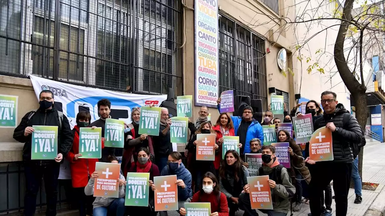 'Nos están cercando de a poco' | El reclamo de los institutos de Cultura porteños