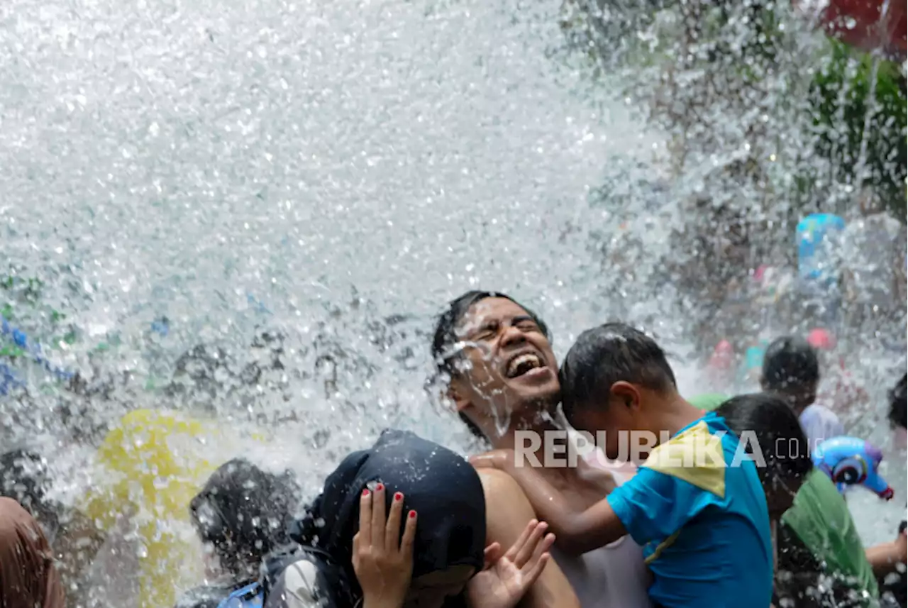 Jalan Menuju Kawasan Wisata di Garut Layak Dilintasi Kendaraan |Republika Online