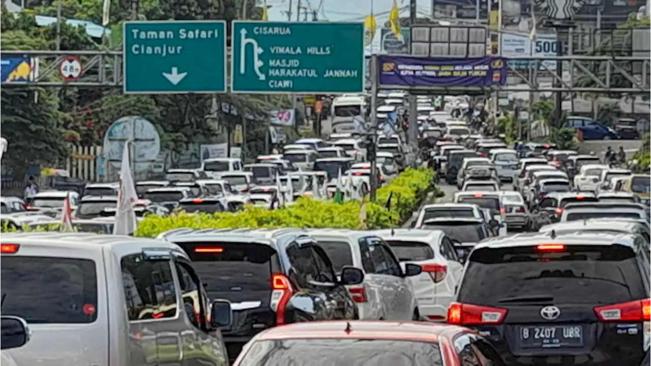 Libur Lebaran, Lalu Lintas Menuju Puncak Bogor Macet