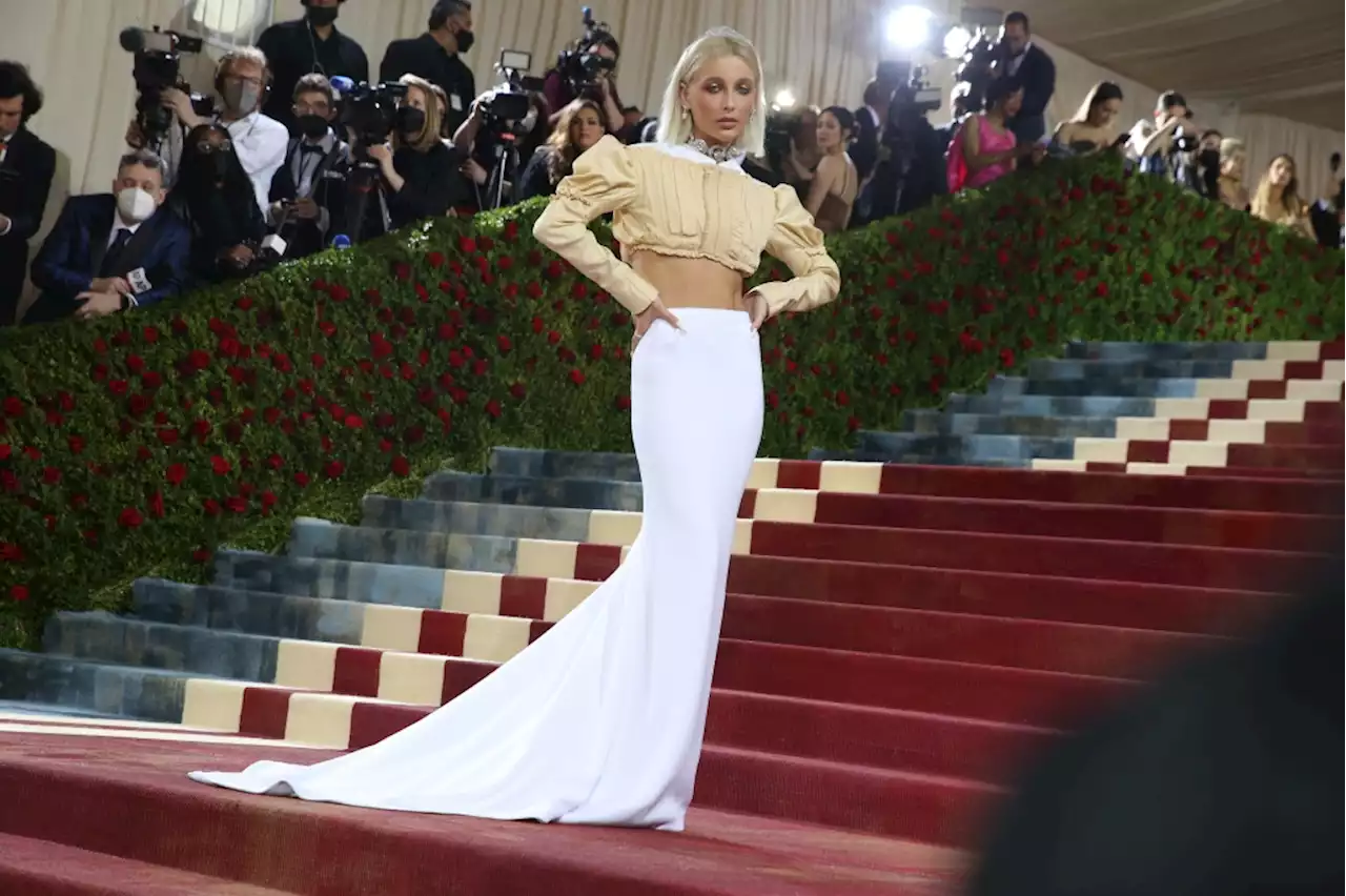 Emma Chamberlain Channels Edgy, ‘Gilded Glamour’ in Louis Vuitton at the 2022 Met Gala