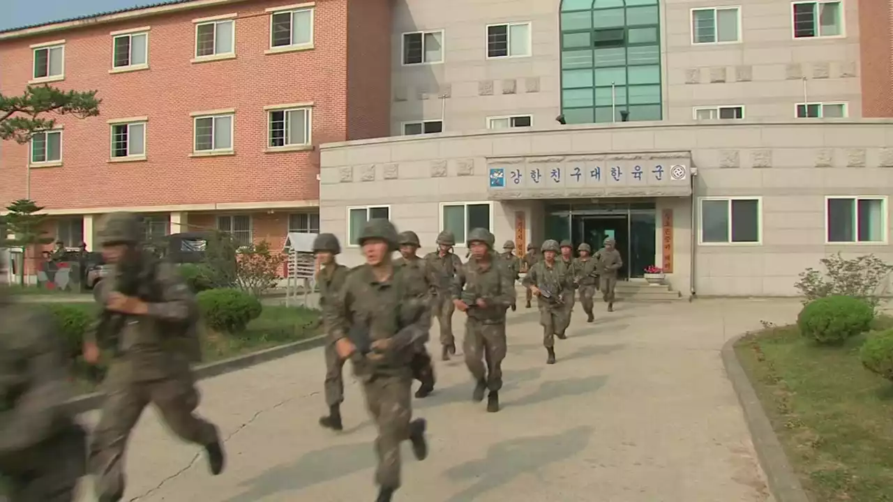 인수위 '병사 월급 200만 원 공약, 단계적 인상으로 선회'