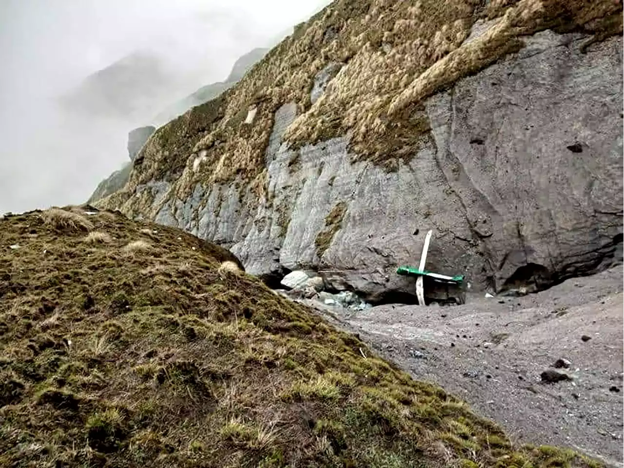 Plane wreckage found in Nepal mountains, 14 bodies recovered