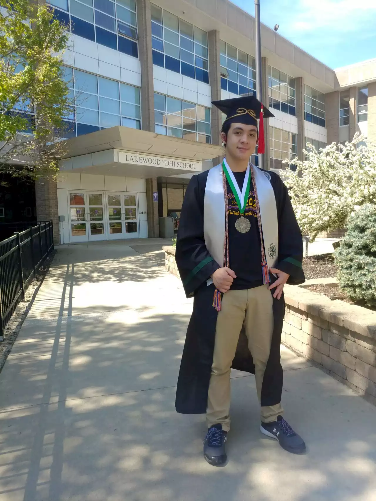 Lakewood senior graduates college before receiving high school diploma