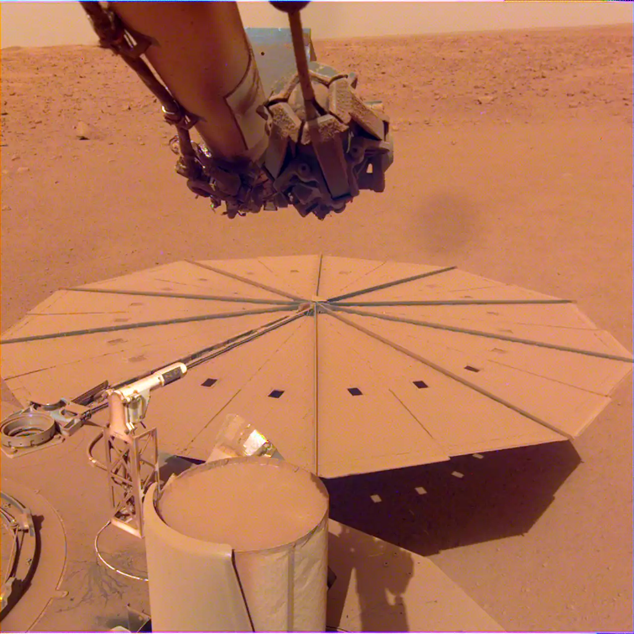 Largest Marsquake Ever Recorded by InSight and It Could Be The Lander's Last Big One