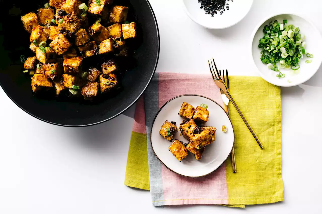 We Can't Stop Cooking These Bone-Strengthening Honey Garlic Tofu Bites (And Not Just Because They Pack 40 Grams of Protein Per Serving)