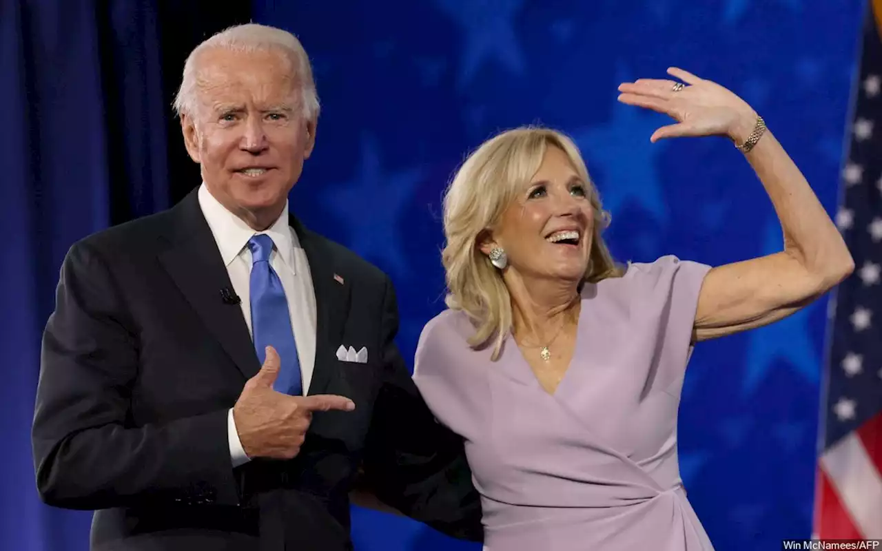 Presiden Joe Biden Bersama Ibu Negara Jill Biden Datangi Lokasi Penembakan Sekolah di Texas