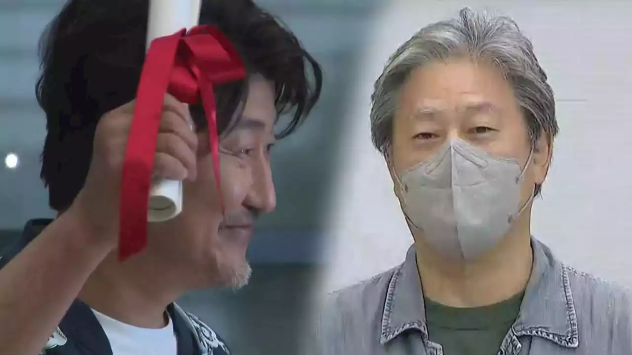 송강호·박찬욱, 칸 트로피 들고 '금의환향'