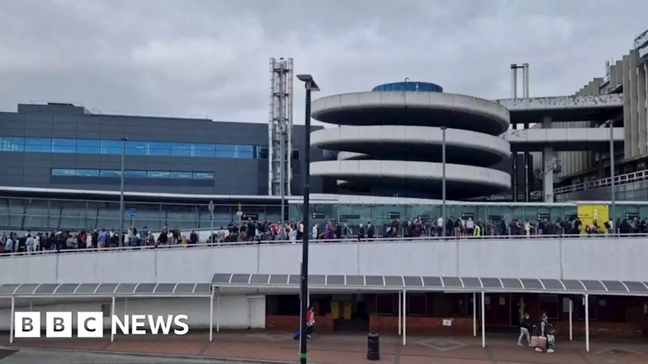 Dublin Airport staff at 'breaking point,' says trade union