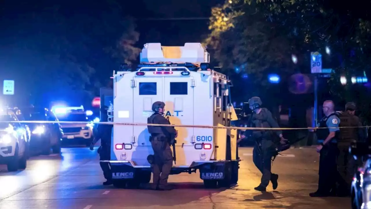 SWAT responds after man killed, suspect among 4 wounded in West Humboldt Park shooting