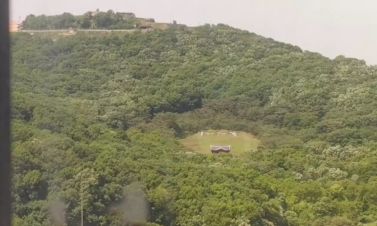 입주 시작한 ‘왕릉뷰 아파트’ …문화재보호법 위반 논란은 여전