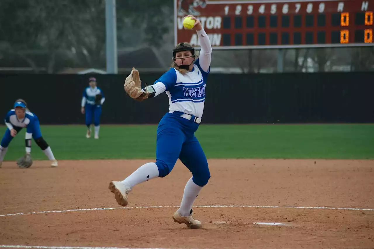 Softball: Friendswood’s Riassetto named District 22-5A MVP