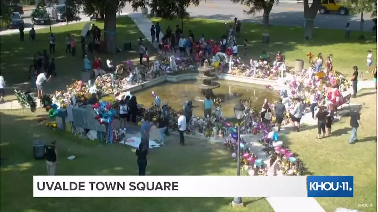 Live video of growing memorial at Uvalde town square