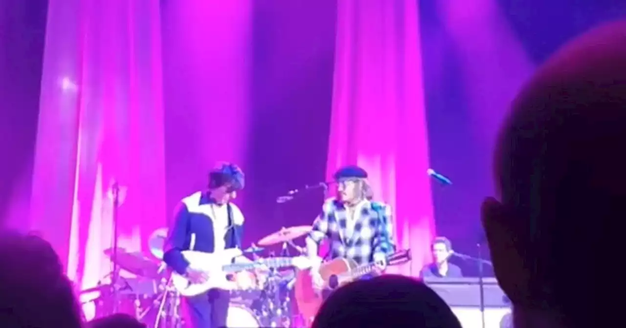 Mientras espera sentencia en el juicio, Johnny Depp tocó la guitarra en un recital de Jeff Beck | Mirá | La Voz del Interior