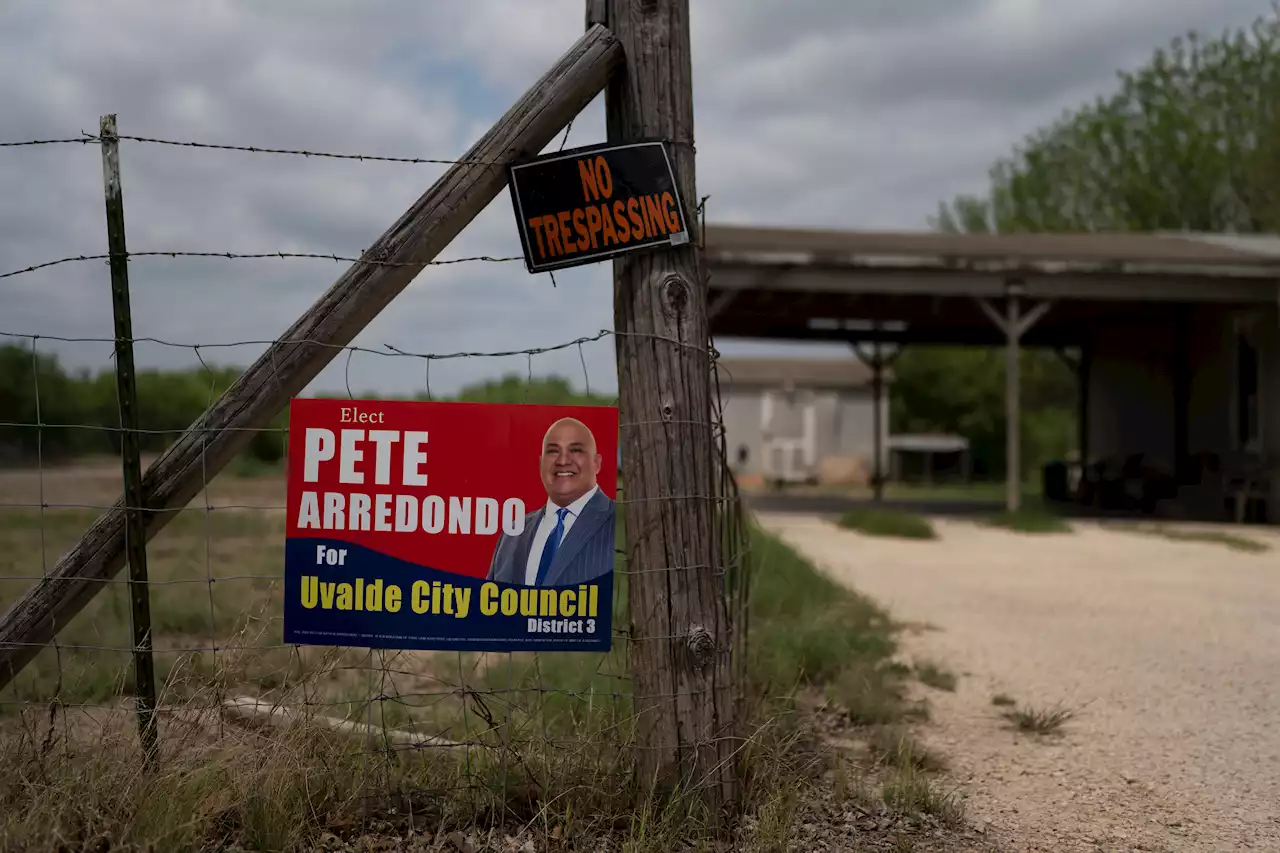 Embattled Uvalde School Police Chief Is Free to Be Sworn In to Council Seat, Mayor Says