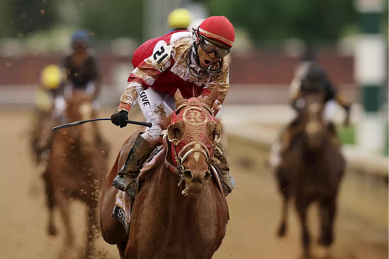 Kentucky Derby winner Rich Strike works out ahead of Belmont Stakes