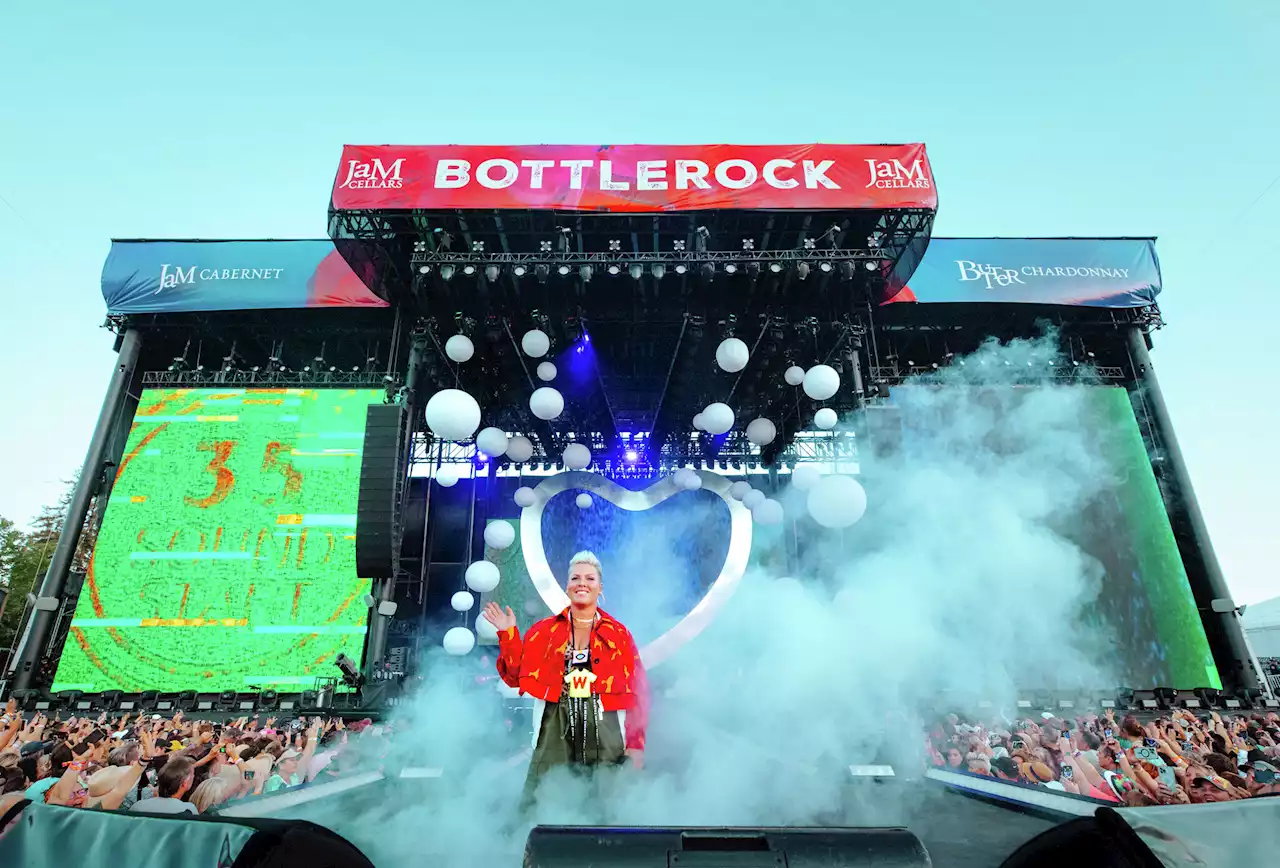 BottleRock headliner duets with 10-year-old daughter to close festival