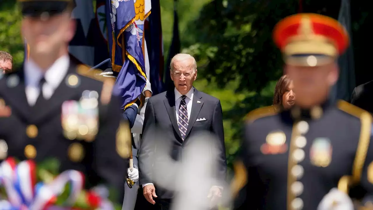 Biden honors fallen service members on Memorial Day