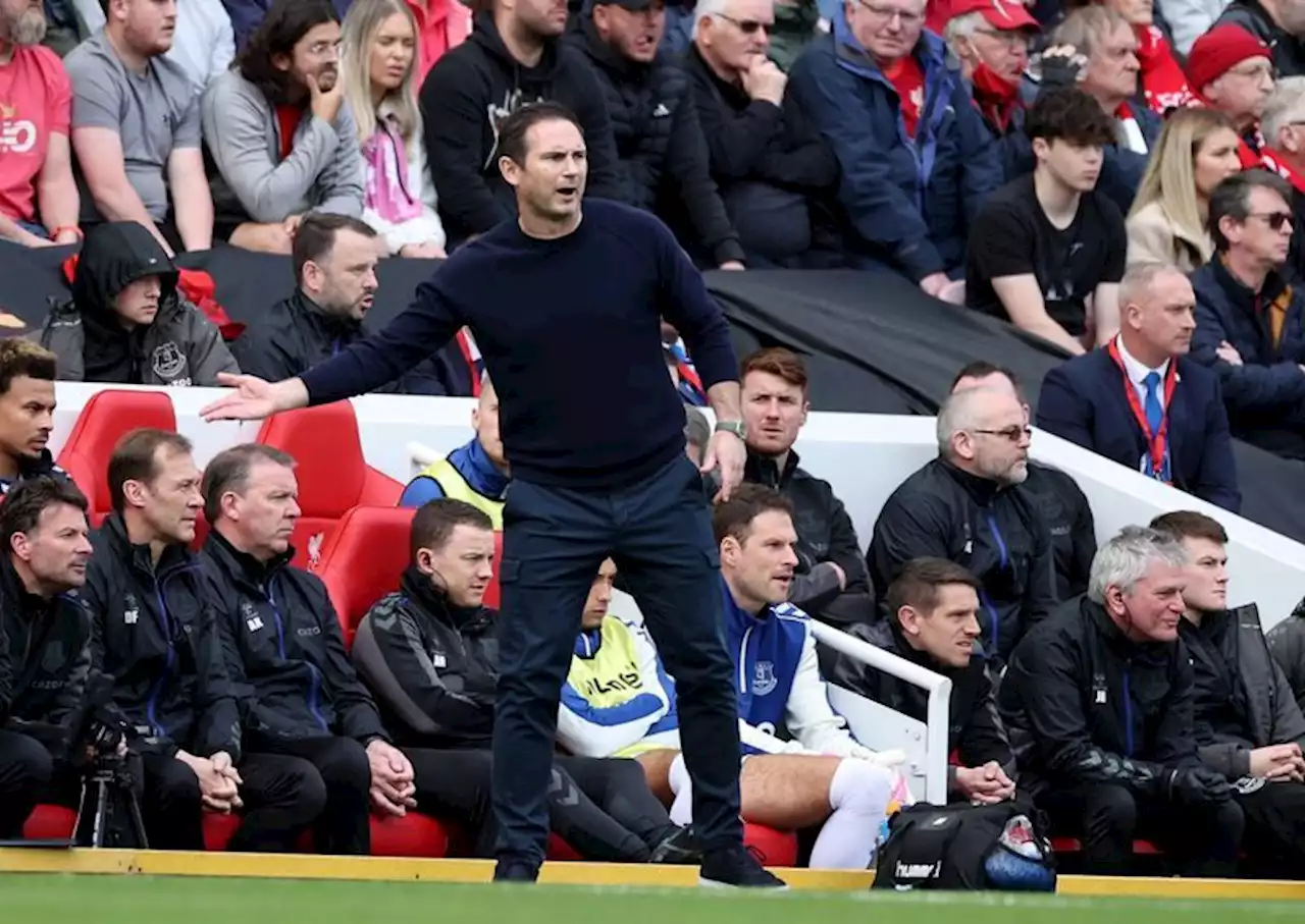 Soccer-Everton boss Lampard fined for criticising referee in Liverpool clash