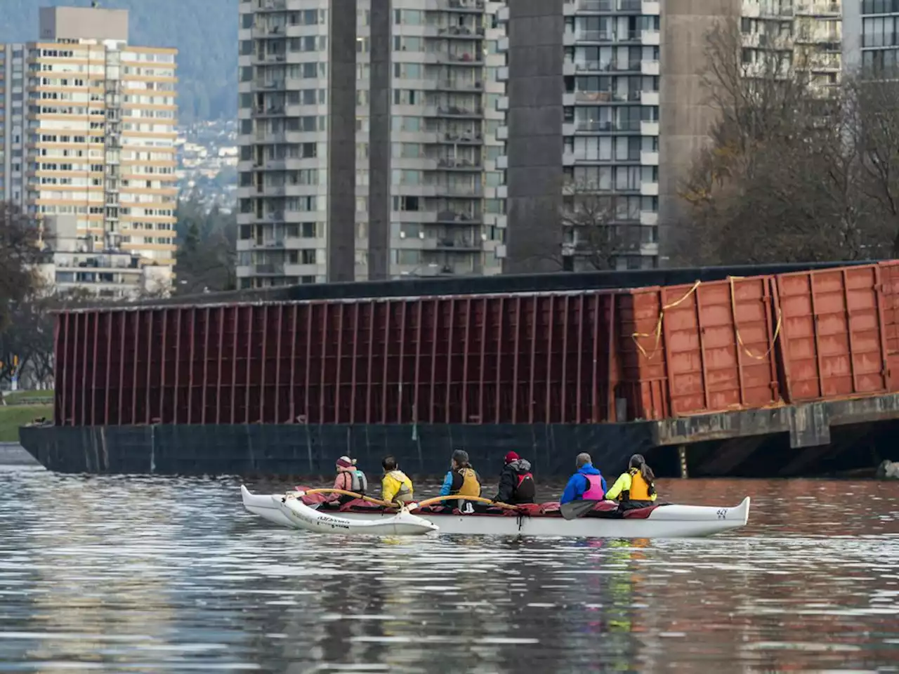 No movement in efforts to free big red barge from Vancouver beach