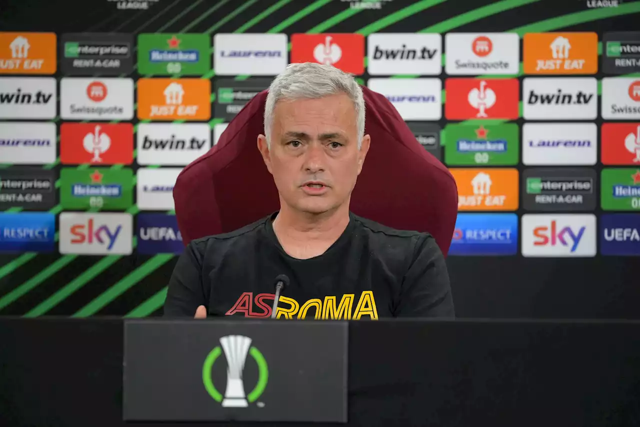 Mourinho: 'I tifosi giocheranno con noi, combatteremo per la Roma'