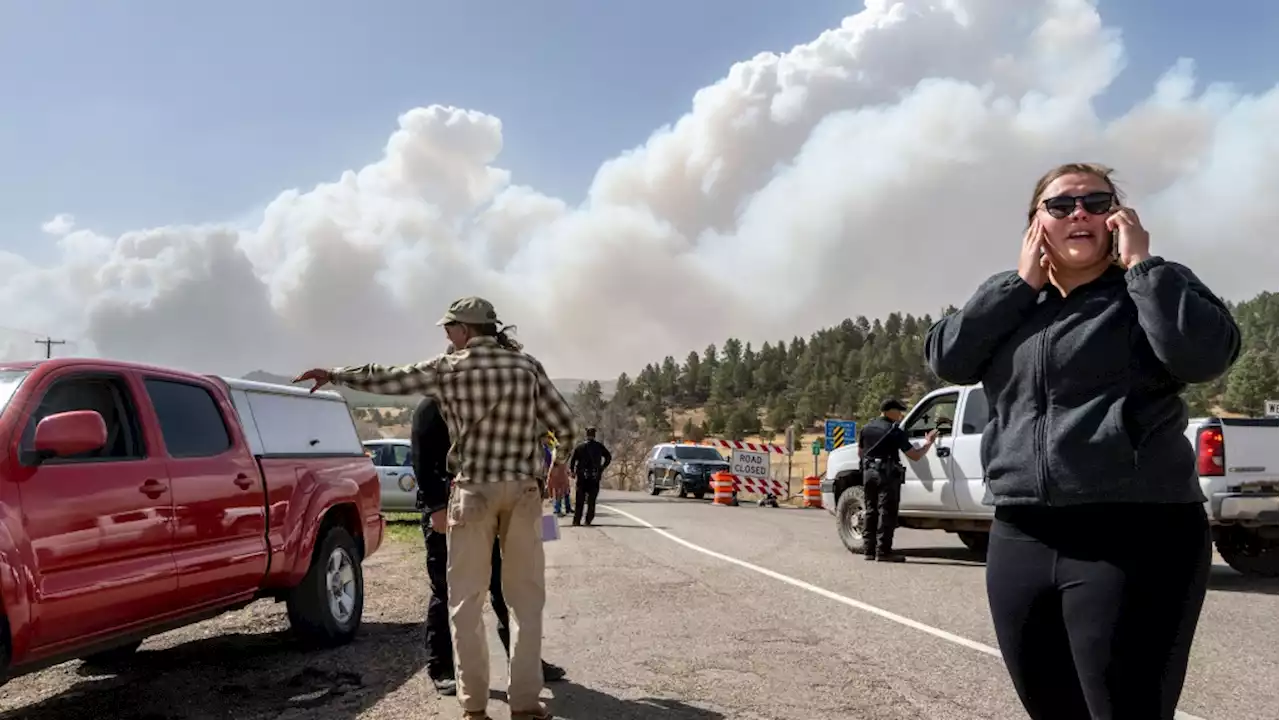 Fire crews take stand against destructive New Mexico blaze