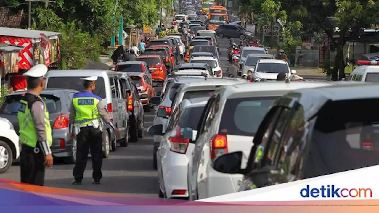 Padat Merayap, Begini Penampakan Lalu Lintas Menuju Pantai di Bantul