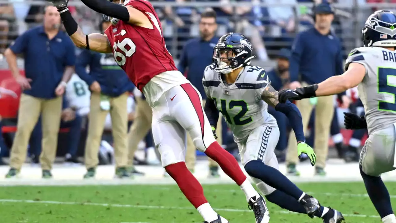 Seahawks re-sign safety Josh Jones, waive defensive tackle Niles Scott