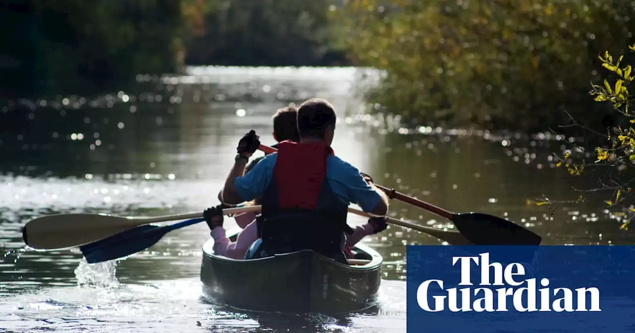 Canoeists make waves about right to paddle in English rivers