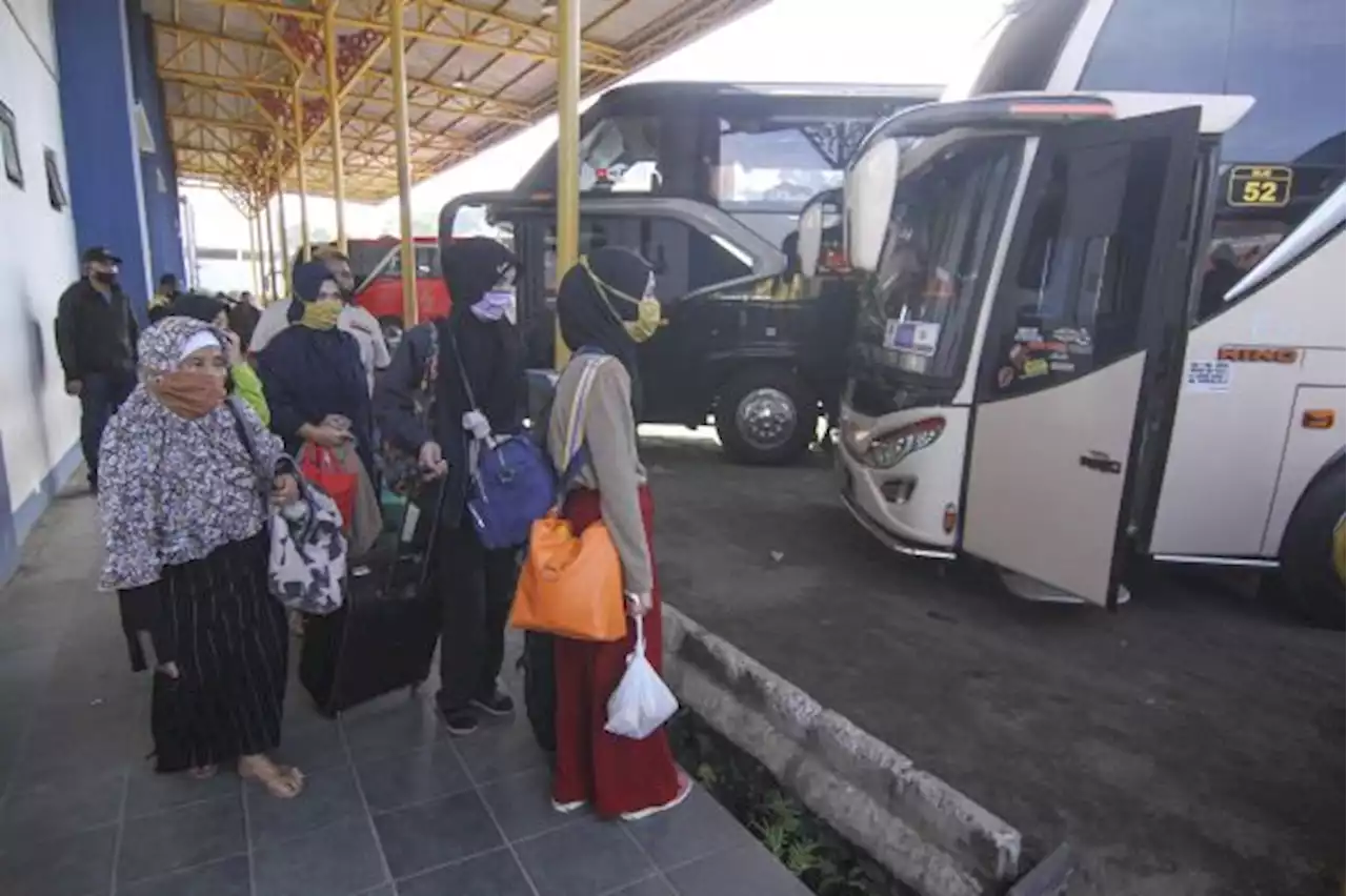 Puncak Arus Balik Lebaran di Terminal Bus Jatijajar Depok Diprediksi H+5